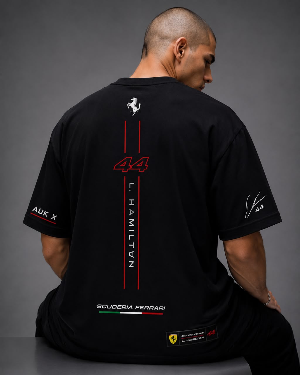 Lewis Hamilton 44 Oversized Tee – Black Edition